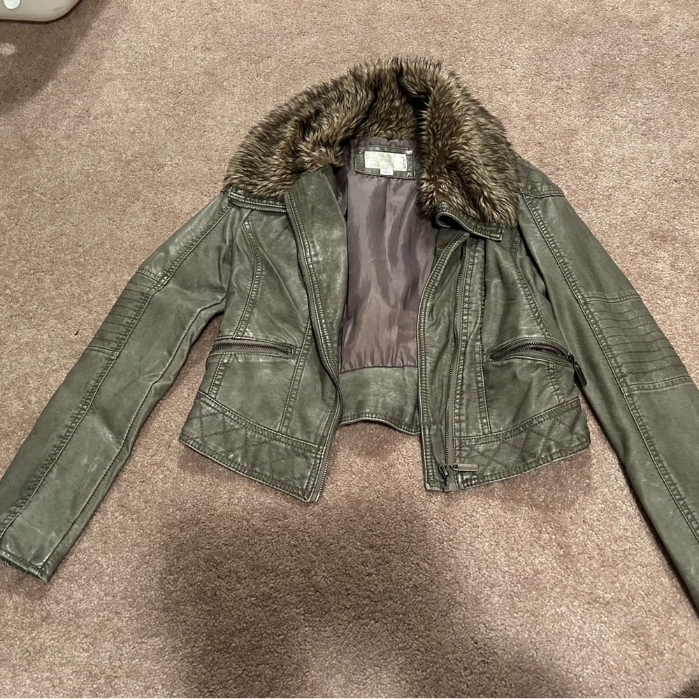 Women's Faux Fur Collar Faux Leather Jacket